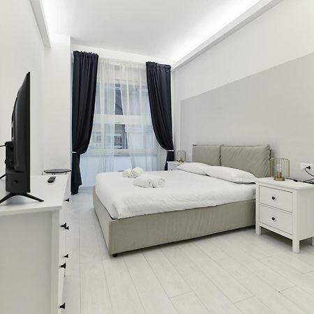Duomo View - 2 Min From Duomo Amazing Location Apartment Милано Екстериор снимка
